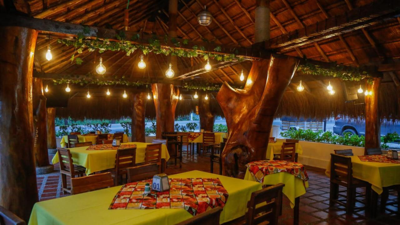 Hotel Y Restaurante Meson Del Gitano Caucasia Exteriör bild